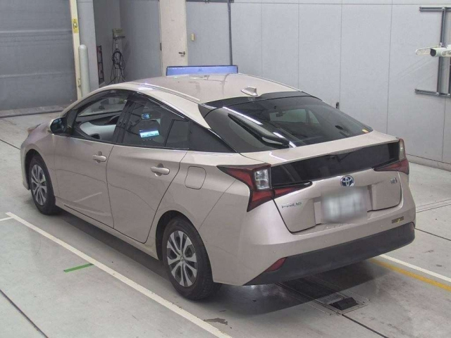 TOYOTA PRIUS 2021