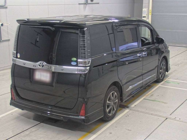 TOYOTA VOXY 2018