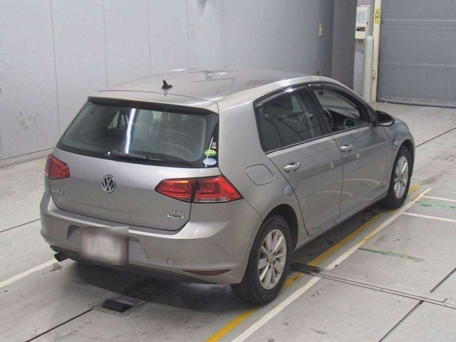 VOLKSWAGEN GOLF 2016