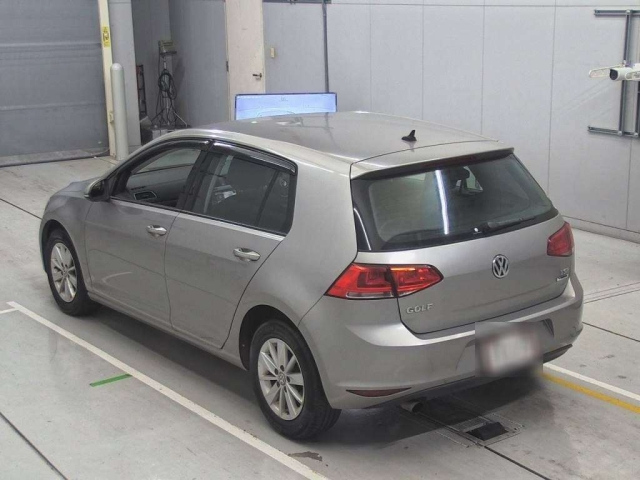 VOLKSWAGEN GOLF 2016