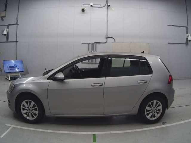 VOLKSWAGEN GOLF 2016