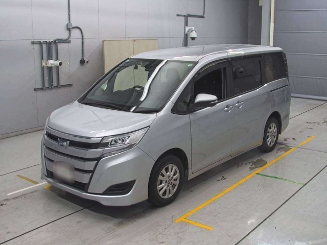 TOYOTA NOAH 2020