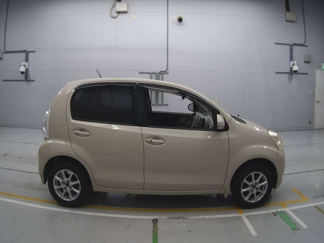 TOYOTA PASSO 2010