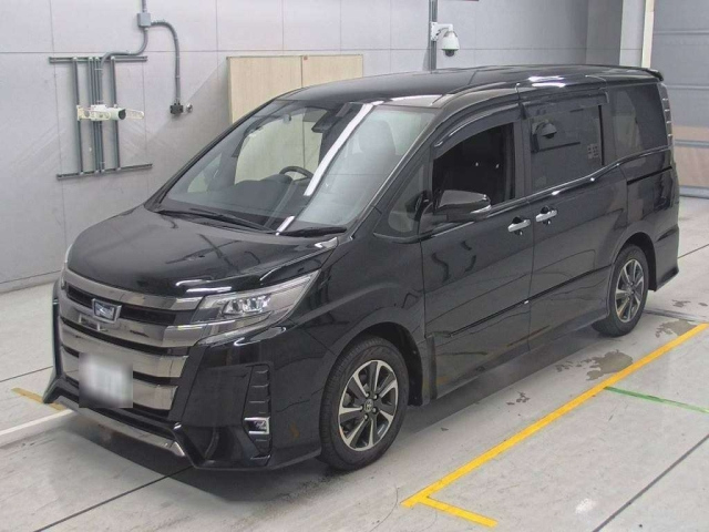 TOYOTA NOAH 2020