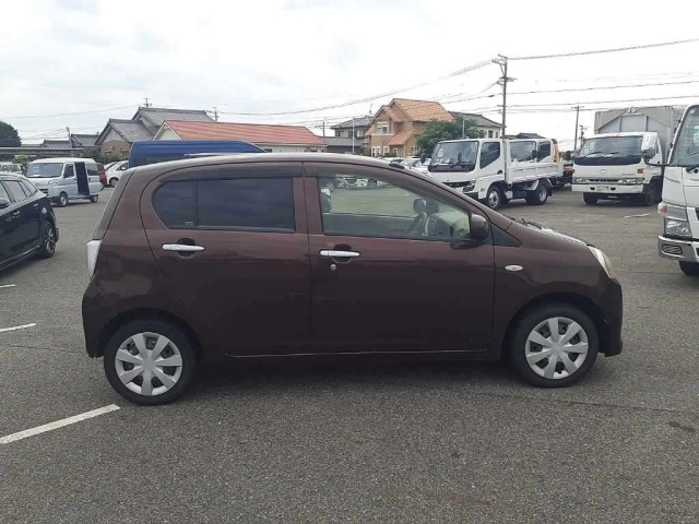 DAIHATSU MIRA E S 2013