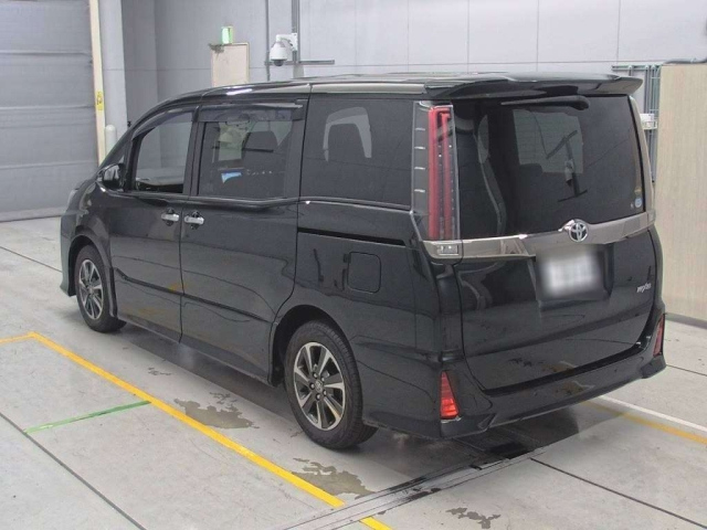 TOYOTA NOAH 2020