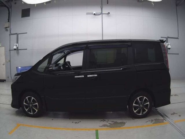 TOYOTA NOAH 2020