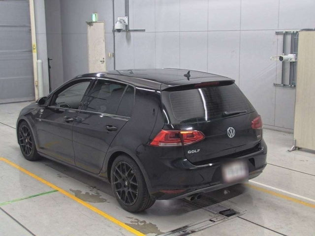 VOLKSWAGEN GOLF 2014