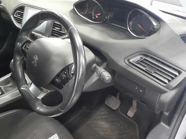 PEUGEOT 308 2017