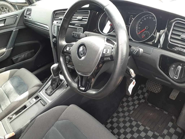 VOLKSWAGEN GOLF 2014