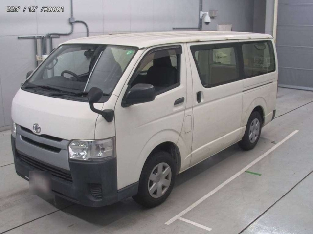TOYOTA HIACE VAN 2016