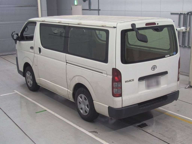 TOYOTA HIACE VAN 2016