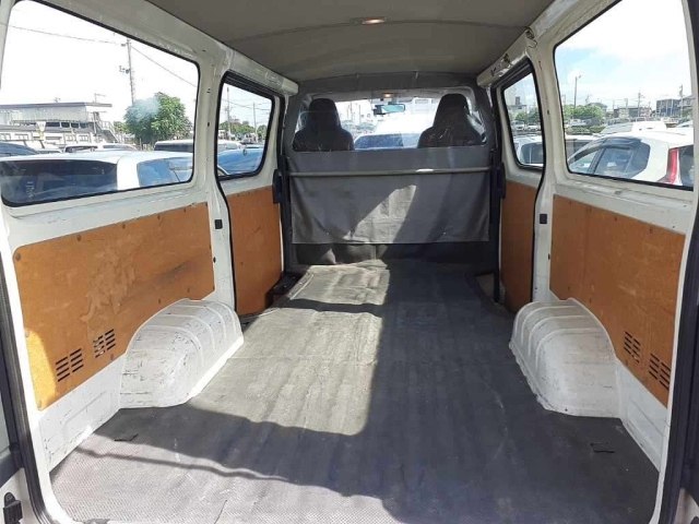 TOYOTA HIACE VAN 2016