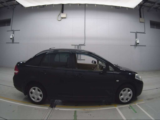 NISSAN TIIDA LATIO 2010