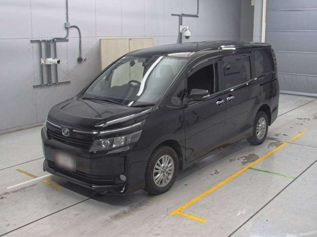 TOYOTA VOXY 2014