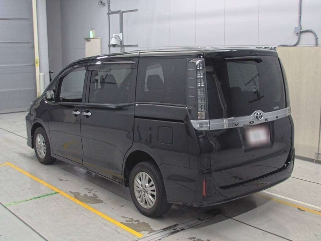 TOYOTA VOXY 2014