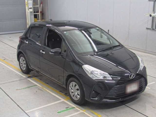 TOYOTA VITZ 2018