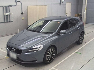 VOLVO V40 2018