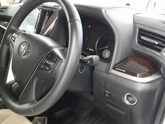 TOYOTA ALPHARD 2016