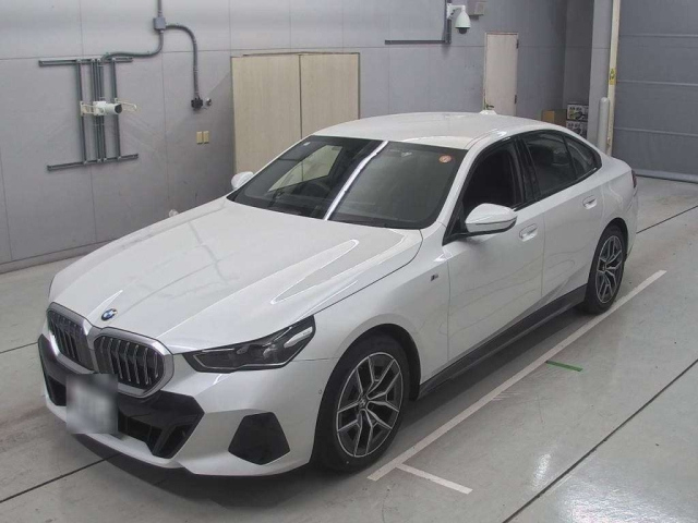 BMW 5 SERIES 2024
