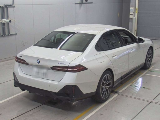 BMW 5 SERIES 2024