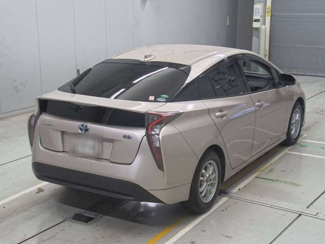 TOYOTA PRIUS 2016