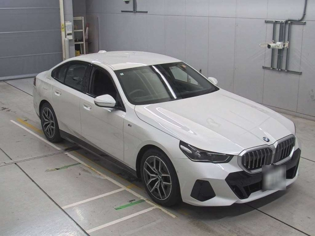 BMW 5 SERIES 2024