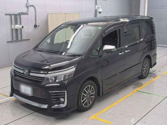 TOYOTA VOXY 2017