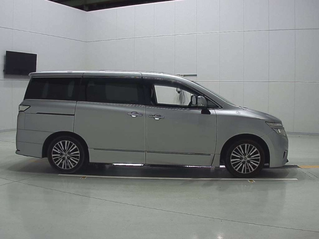 NISSAN ELGRAND 2015