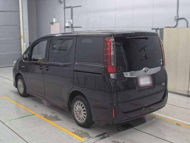 TOYOTA NOAH 2014