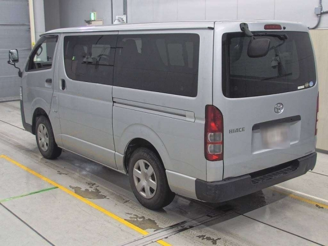 TOYOTA HIACE VAN 2016