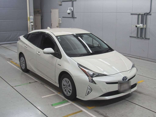 TOYOTA PRIUS 2018