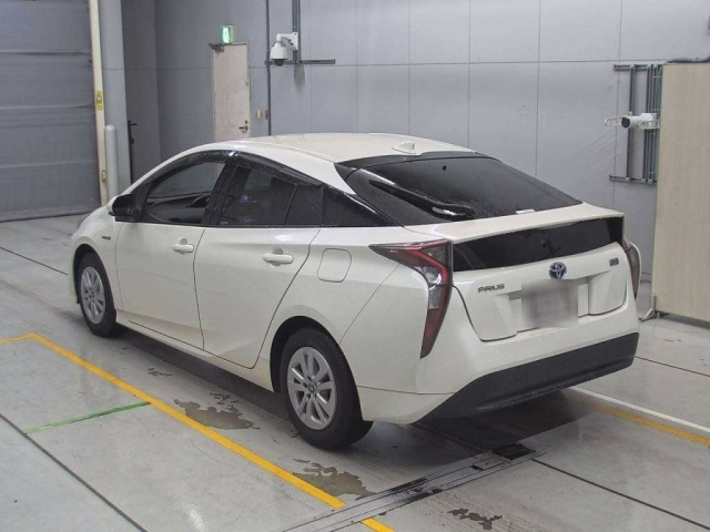 TOYOTA PRIUS 2018