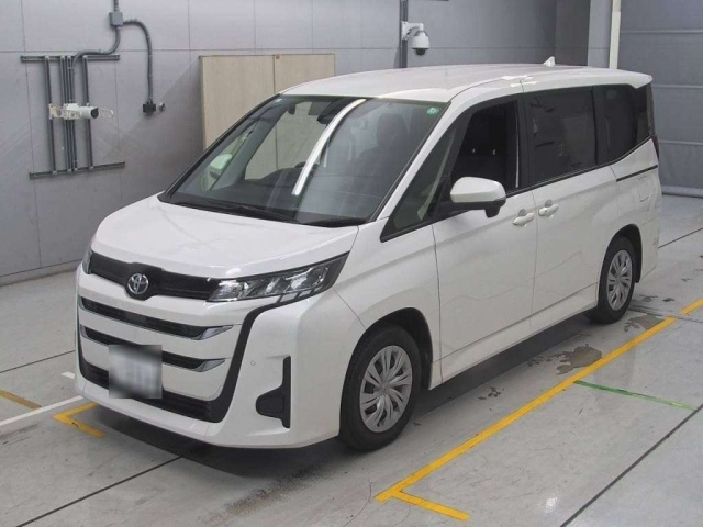 TOYOTA NOAH 2023
