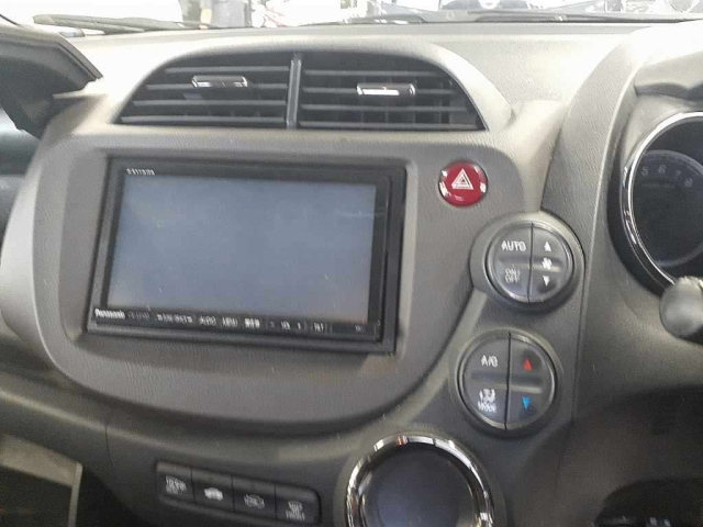 HONDA FIT SHUTTLE 2013