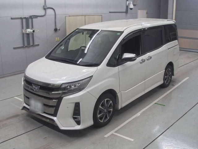 TOYOTA NOAH 2021