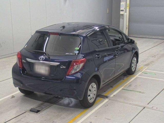TOYOTA VITZ 2013