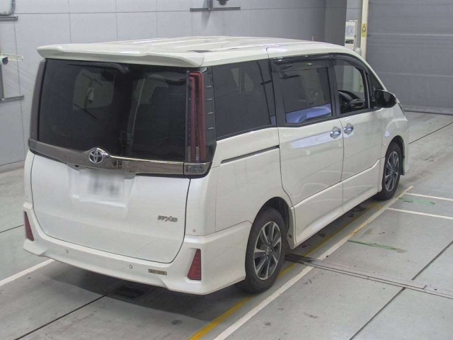 TOYOTA NOAH 2021