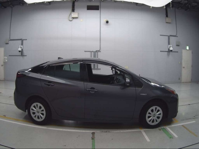 TOYOTA PRIUS 2020