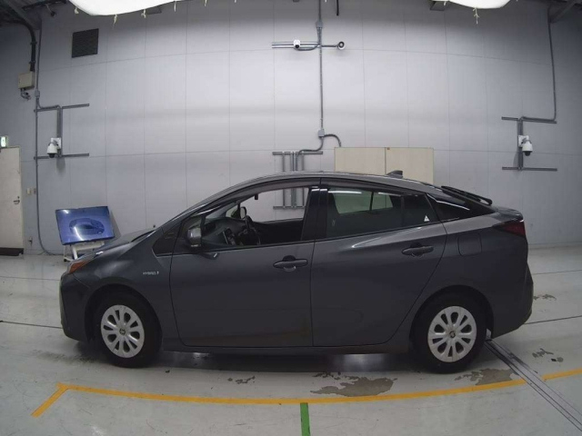 TOYOTA PRIUS 2020