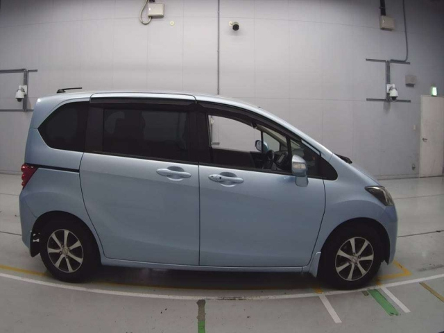 HONDA FREED 2010