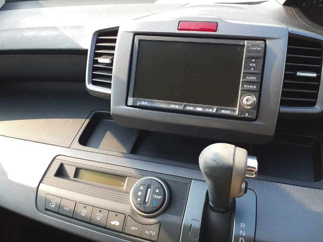 HONDA FREED 2010
