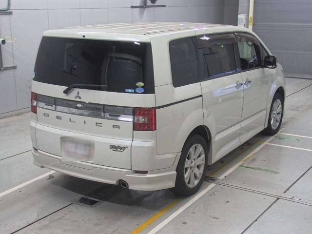 MITSUBISHI DELICA D5 2010
