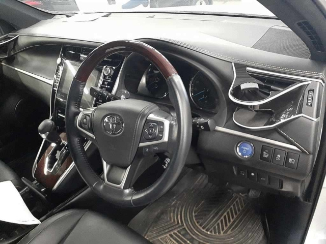 TOYOTA HARRIER 2014