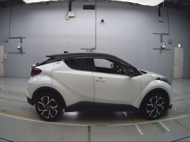 TOYOTA C-HR 2019