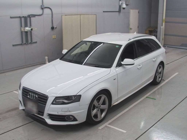 AUDI A4 2011