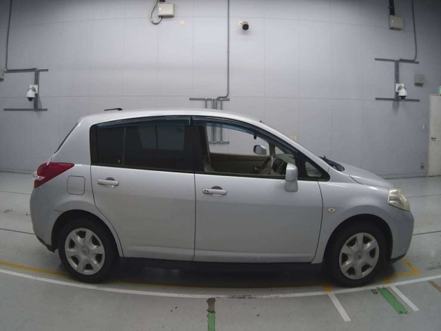 NISSAN TIIDA 2009
