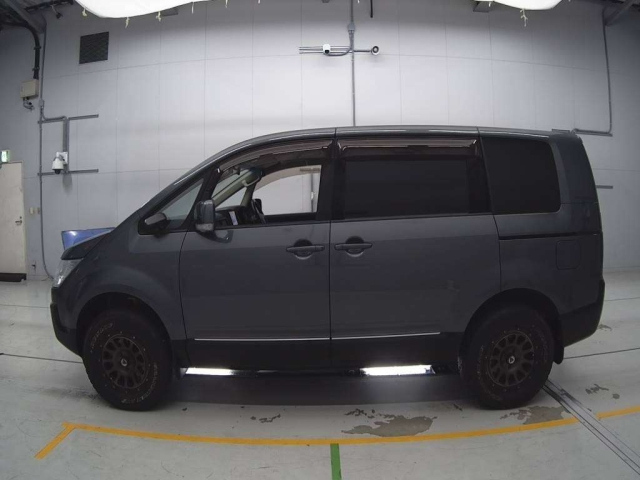 MITSUBISHI DELICA D5 2015