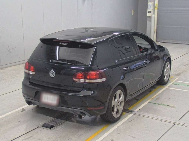 VOLKSWAGEN GOLF 2010