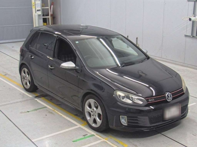 VOLKSWAGEN GOLF 2010